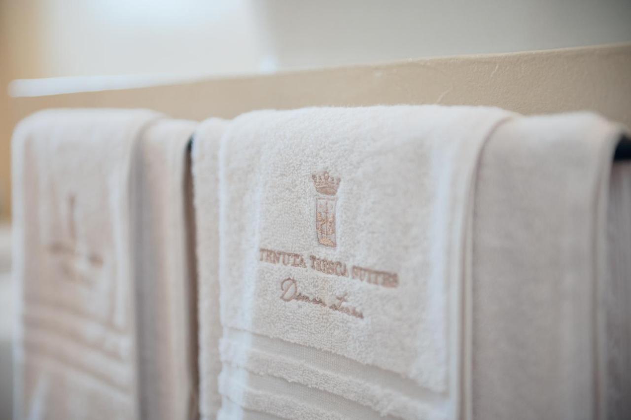 Tenuta Tresca Suites - Dimora Storica San Cassiano  Bagian luar foto